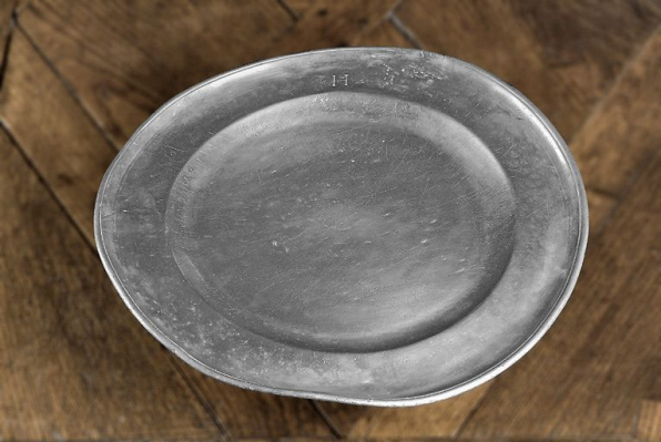 Vue d'ensemble du plat n° 02/00400, 3. © Région Bourgogne-Franche-Comté, Inventaire du patrimoine