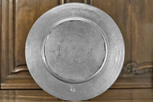 Vue d'ensemble du revers du plat n° 02/00371, 2. © Région Bourgogne-Franche-Comté, Inventaire du patrimoine