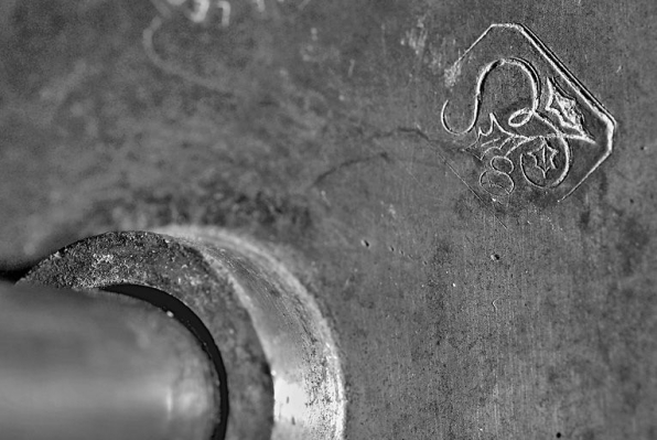 Seringue n° 02/01245 : détail de la marque. © Région Bourgogne-Franche-Comté, Inventaire du patrimoine