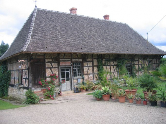 Vue d'ensemble de la façade de l'habitation. © Région Bourgogne-Franche-Comté, Inventaire du patrimoine