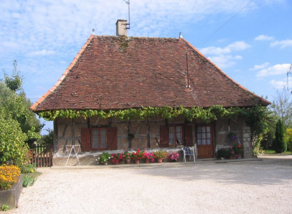 Vue d'ensemble de la façade de l'habitation. © Région Bourgogne-Franche-Comté, Inventaire du patrimoine