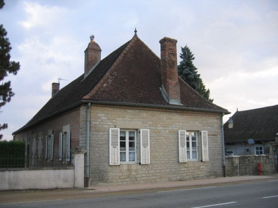 Vue d'ensemble de la façade. © Région Bourgogne-Franche-Comté, Inventaire du patrimoine