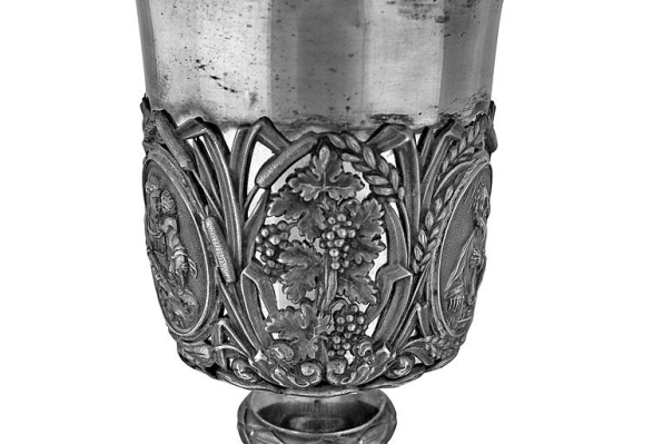 Détail du calice : décor de la fausse-coupe. © Région Bourgogne-Franche-Comté, Inventaire du patrimoine