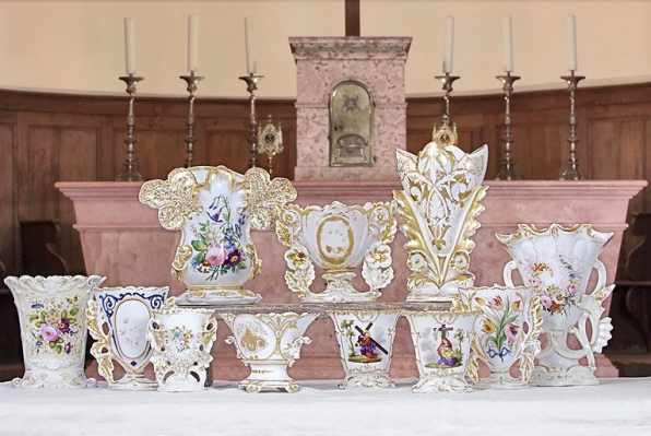 Ensemble de vases en porcelaine. © Région Bourgogne-Franche-Comté, Inventaire du patrimoine