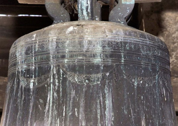 Décor du vase supérieur. © Région Bourgogne-Franche-Comté, Inventaire du patrimoine