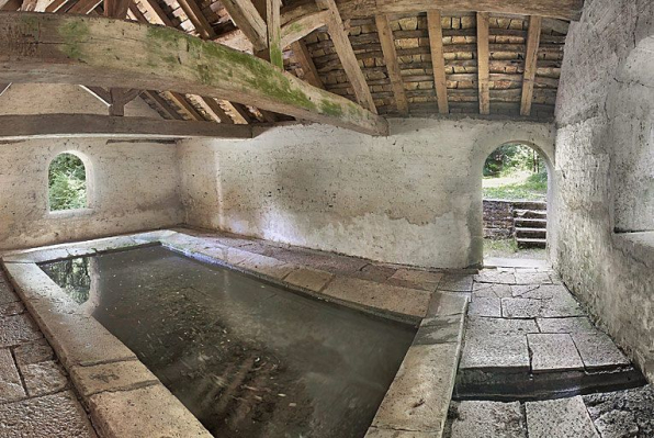 Vue intérieure du lavoir. © Région Bourgogne-Franche-Comté, Inventaire du patrimoine
