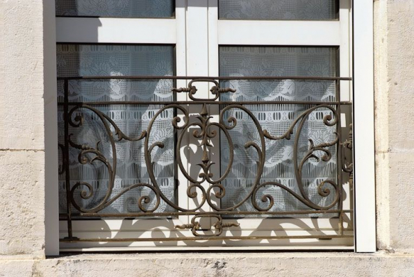 Ancien bâtiment des vieillards : détail d'un garde-corps. © Région Bourgogne-Franche-Comté, Inventaire du patrimoine