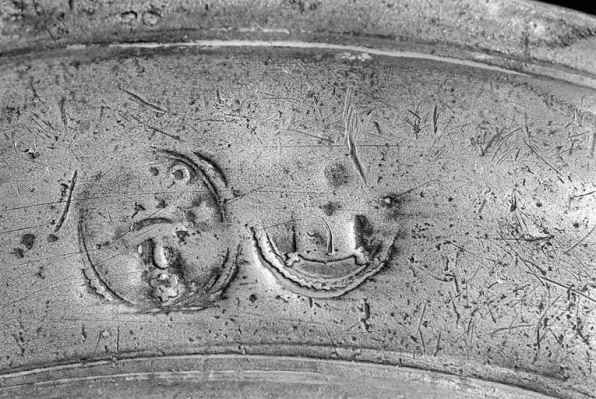 Poinçons de l'assiette n° 249. © Région Bourgogne-Franche-Comté, Inventaire du patrimoine