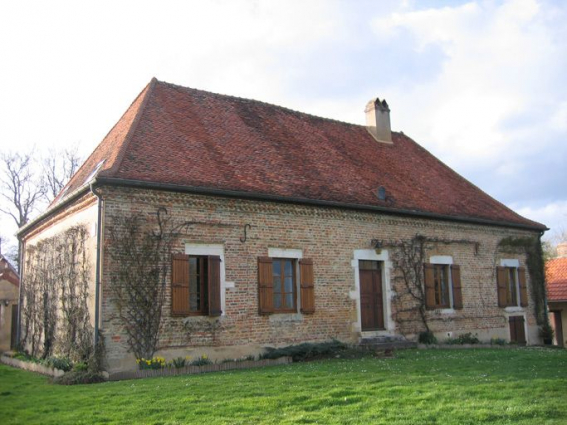 Vue d'ensemble de la façade postérieure de la maison. © Région Bourgogne-Franche-Comté, Inventaire du patrimoine