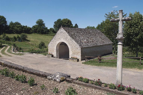Vue d'ensemble de trois quarts droit. © Région Bourgogne-Franche-Comté, Inventaire du patrimoine Vue d'ensemble de trois quarts droit. © Région Bourgogne-Franche-Comté, Inventaire du patrimoine