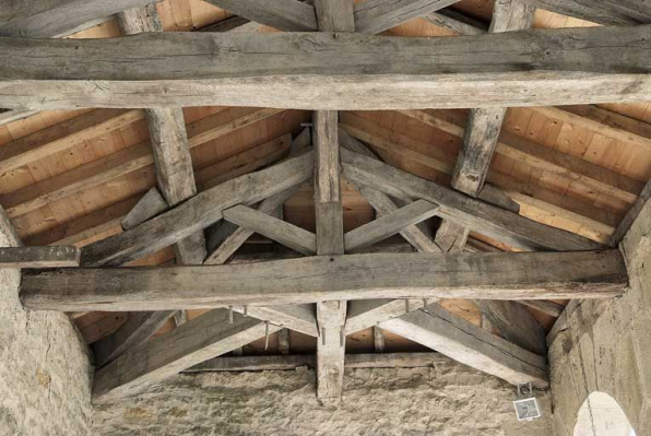 Charpente du lavoir situé place de l'église. © Région Bourgogne-Franche-Comté, Inventaire du patrimoine