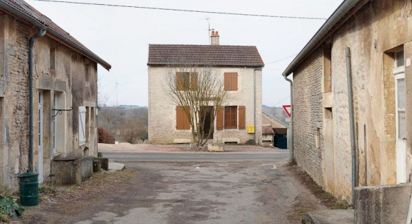 Elévation antérieure. © Région Bourgogne-Franche-Comté, Inventaire du patrimoine Elévation antérieure. © Région Bourgogne-Franche-Comté, Inventaire du patrimoine
