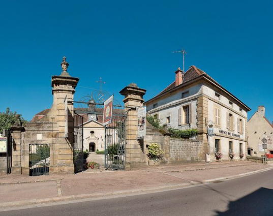 Vue d'ensemble depuis la rue. © Région Bourgogne-Franche-Comté, Inventaire du patrimoine