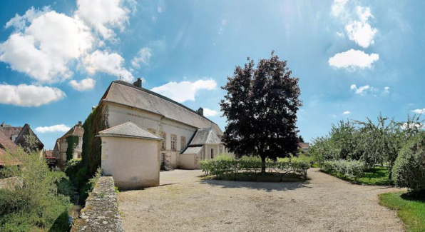 Façades postérieure et droite (nord) du bâtiment principal. © Région Bourgogne-Franche-Comté, Inventaire du patrimoine