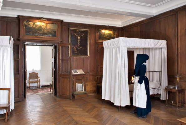 Ancienne chambre payante dite infirmerie des soeurs. © Région Bourgogne-Franche-Comté, Inventaire du patrimoine