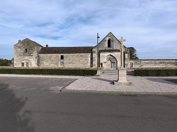 Vue générale depuis la RN 74. © Région Bourgogne-Franche-Comté, Inventaire du patrimoine