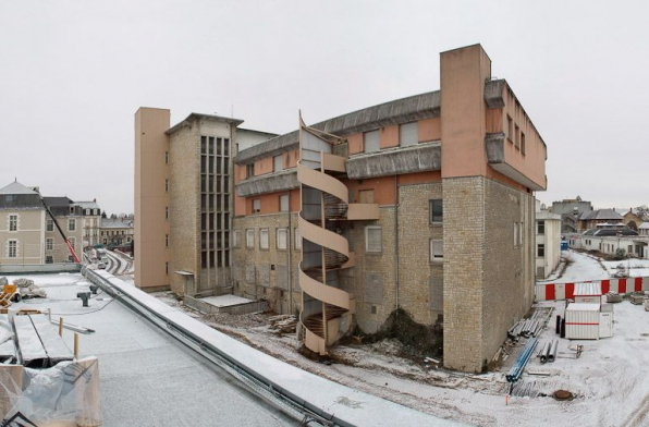 Aile postérieure du Bâtiment Inconnu (service de radiologie) : vue vers le Nord-Ouest. © Région Bourgogne-Franche-Comté, Inventaire du patrimoine