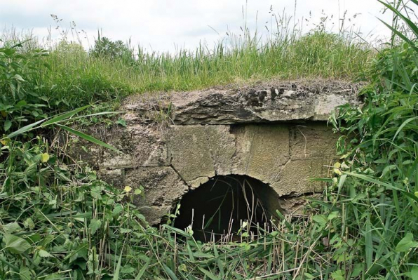 Ponceau situé à l'endroit de l'ancien passage du bac. © Région Bourgogne-Franche-Comté, Inventaire du patrimoine