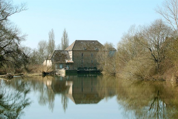 Moulin de Loisy, vu d'amont. © Région Bourgogne-Franche-Comté, Inventaire du patrimoine