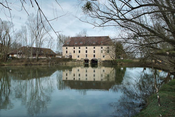 Moulin de Bourgchâteau, vu d'aval. © Région Bourgogne-Franche-Comté, Inventaire du patrimoine