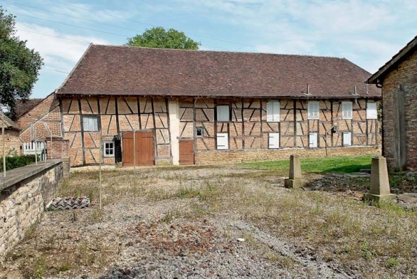 Château de Lusigny : ferme de face. © Région Bourgogne-Franche-Comté, Inventaire du patrimoine