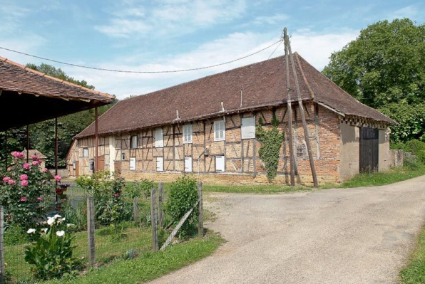 Château de Lusigny : ferme de face. © Région Bourgogne-Franche-Comté, Inventaire du patrimoine