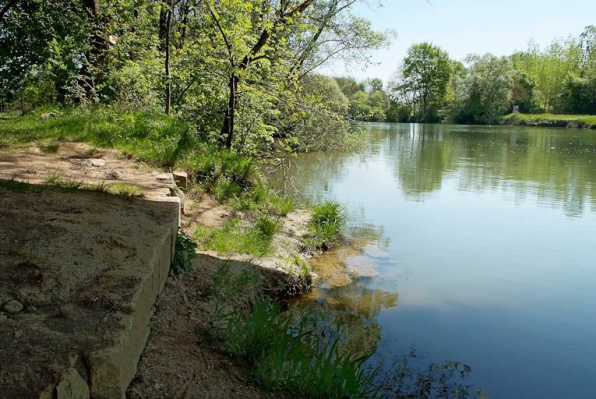 Vestiges du quai du bac de Pont-Seille. © Région Bourgogne-Franche-Comté, Inventaire du patrimoine