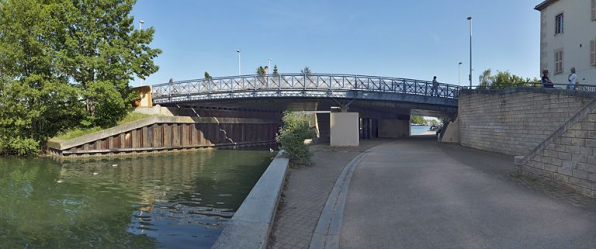 Le pont, avant le port. © Région Bourgogne-Franche-Comté, Inventaire du patrimoine