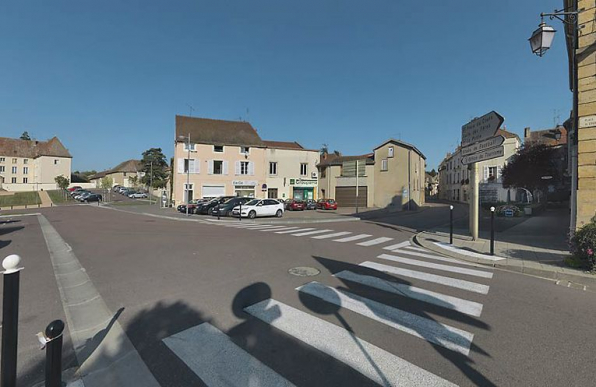 Vue d'ensemble de la place du 11 Novembre. © Région Bourgogne-Franche-Comté, Inventaire du patrimoine