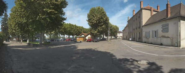Vue d'ensemble de la place du Champ de Foire. © Région Bourgogne-Franche-Comté, Inventaire du patrimoine