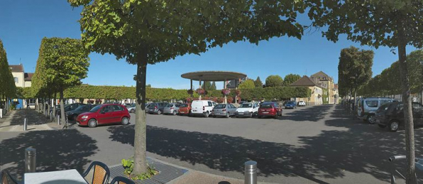 Vue d'ensemble de la place du Cours. © Région Bourgogne-Franche-Comté, Inventaire du patrimoine