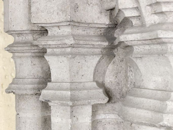 Les moulures gauches de la cheminée. © Région Bourgogne-Franche-Comté, Inventaire du patrimoine Les moulures gauches de la cheminée. © Région Bourgogne-Franche-Comté, Inventaire du patrimoine