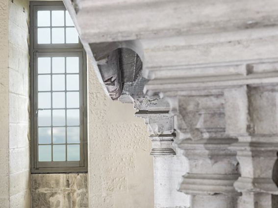 Les moulures de la cheminée. © Région Bourgogne-Franche-Comté, Inventaire du patrimoine Les moulures de la cheminée. © Région Bourgogne-Franche-Comté, Inventaire du patrimoine