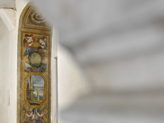 Peinture de l'embrasure de la porte : détail. © Région Bourgogne-Franche-Comté, Inventaire du patrimoine Peinture de l'embrasure de la porte : détail. © Région Bourgogne-Franche-Comté, Inventaire du patrimoine