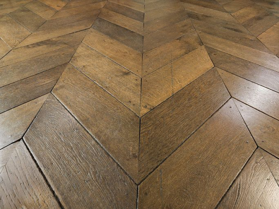 Petits appartements : grande chambre, détail du parquet. © Région Bourgogne-Franche-Comté, Inventaire du patrimoine Petits appartements : grande chambre, détail du parquet. © Région Bourgogne-Franche-Comté, Inventaire du patrimoine