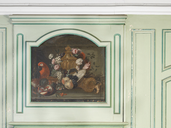 Nature morte au perroquet : vue d'ensemble, avant restauration. © Région Bourgogne-Franche-Comté, Inventaire du patrimoine Nature morte au perroquet : vue d'ensemble, avant restauration. © Région Bourgogne-Franche-Comté, Inventaire du patrimoine