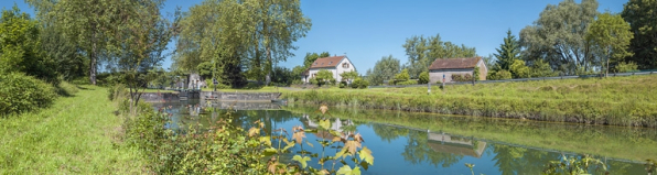 Vue d'amont. Maison éclusière à droite. © Région Bourgogne-Franche-Comté, Inventaire du patrimoine