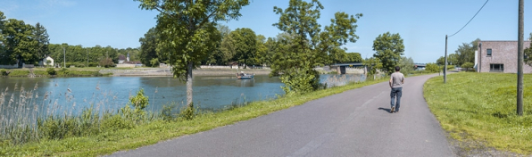 Vue d'ensemble des quais à gradins depuis la rive gauche. © Région Bourgogne-Franche-Comté, Inventaire du patrimoine