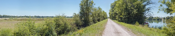 La Saône à hauteur de Flammerans, sur le chemin conduisant au barrage de Poncey. A gauche, on aperçoit de nombreux puits et à droite, la Saône. © Région Bourgogne-Franche-Comté, Inventaire du patrimoine