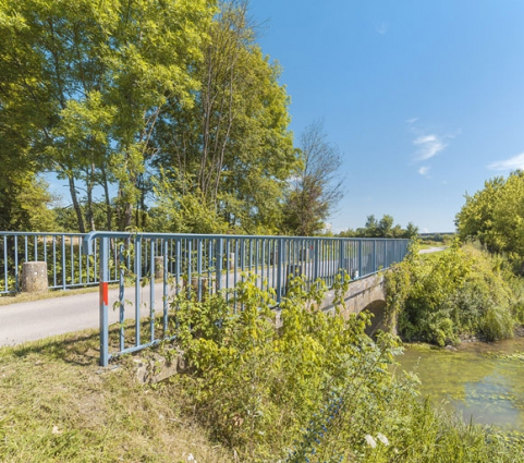 Vue d'ensemble du pont biais. A droite, la Saône. © Région Bourgogne-Franche-Comté, Inventaire du patrimoine