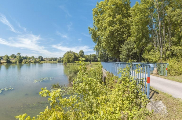 Vue d'ensemble du pont biais. A gauche, la Saône. © Région Bourgogne-Franche-Comté, Inventaire du patrimoine