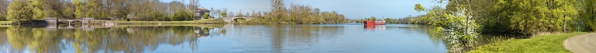 Vue panoramique avec de gauche à droite : le pont sur la Vouge, l'ancien site d'écluse de Saint-Jean-de-Losne et la Saône. © Région Bourgogne-Franche-Comté, Inventaire du patrimoine