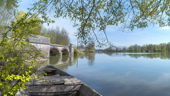 Vue d'ensemble, rive droite de la Saône. © Région Bourgogne-Franche-Comté, Inventaire du patrimoine