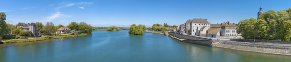 Vue d'ensemble des quais, rive gauche, en amont du pont routier. © Région Bourgogne-Franche-Comté, Inventaire du patrimoine