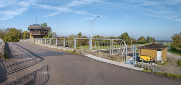 Vue d'ensemble depuis le pont sur écluse. © Région Bourgogne-Franche-Comté, Inventaire du patrimoine