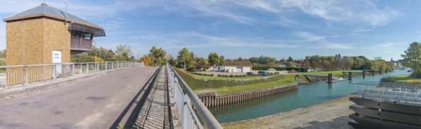 Pont sur le site d’écluse de Seurre. © Région Bourgogne-Franche-Comté, Inventaire du patrimoine Pont sur le site d’écluse de Seurre. © Région Bourgogne-Franche-Comté, Inventaire du patrimoine