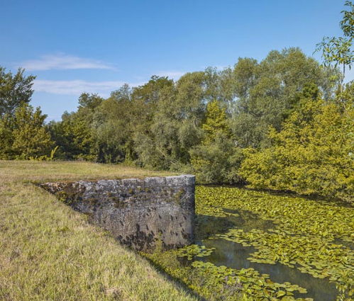 Les vestiges de la porte de garde de l'ancienne dérivation de Seurre.  © Région Bourgogne-Franche-Comté, Inventaire du patrimoine