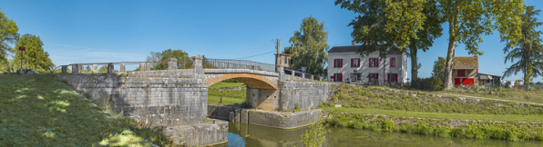 Vue d'ensemble du site avec le pont sur écluse vu d'aval. © Région Bourgogne-Franche-Comté, Inventaire du patrimoine