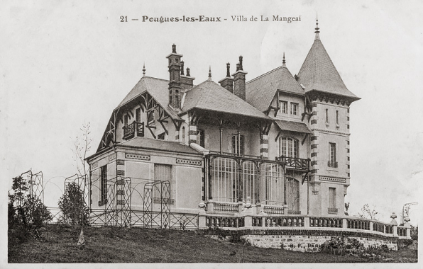 Vue du château. © Région Bourgogne-Franche-Comté, Inventaire du patrimoine