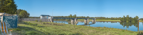 Vue d'ensemble d'amont depuis Charnay-lès-Chalon, rive gauche. © Région Bourgogne-Franche-Comté, Inventaire du patrimoine